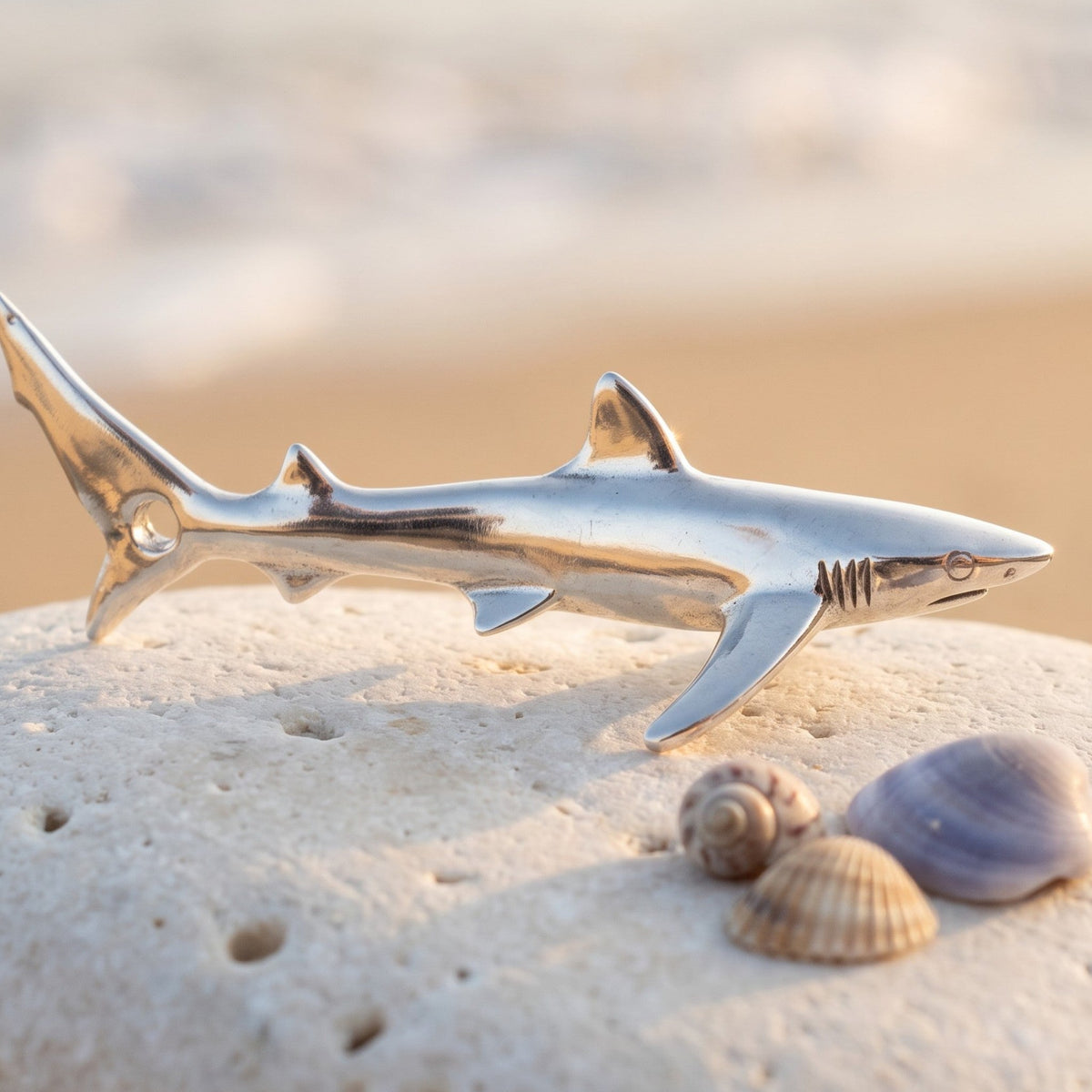 Joe Romeiro´s Blue Shark Necklace – Sterling Silver
