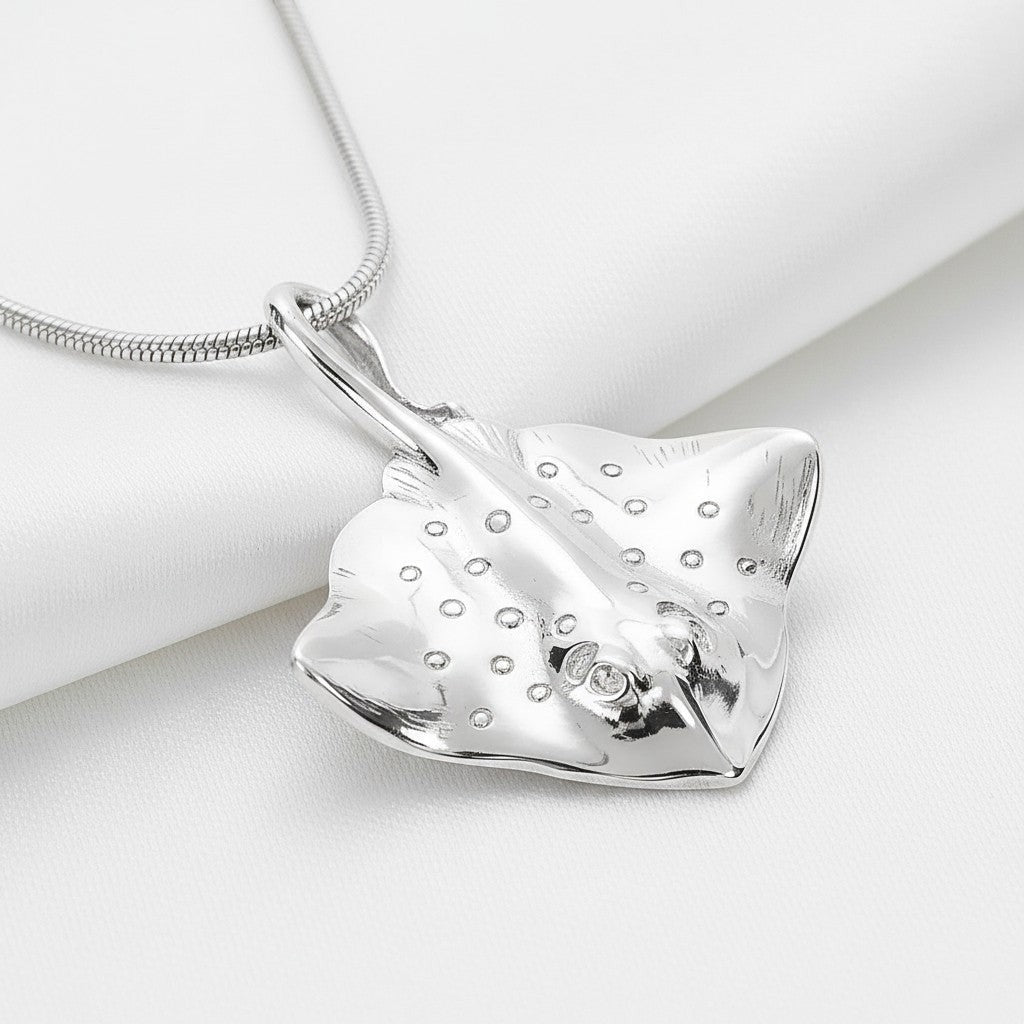 Stingray Pendant Necklace – Sealife Collection – Sterling Silver